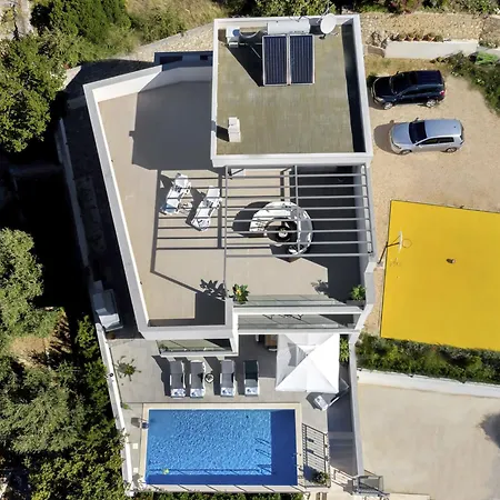 Inmitten Der In Ruhiger Lage By Interhome Сasa de vacaciones Makarska