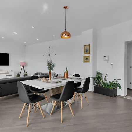Inmitten Der In Ruhiger Lage By Interhome