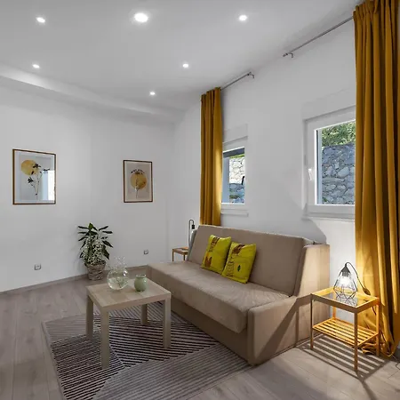 Inmitten Der In Ruhiger Lage By Interhome Сasa de vacaciones Makarska