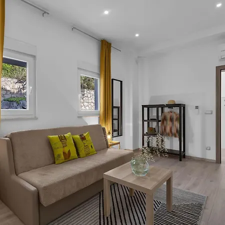 Inmitten Der In Ruhiger Lage By Interhome * Makarska